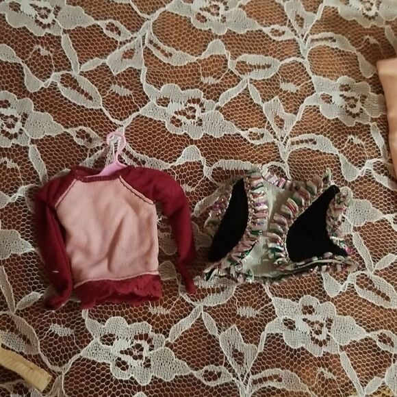 Vintage and modern Barbie Doll CLOTHES & mix items LOT - Picture 11 of 17